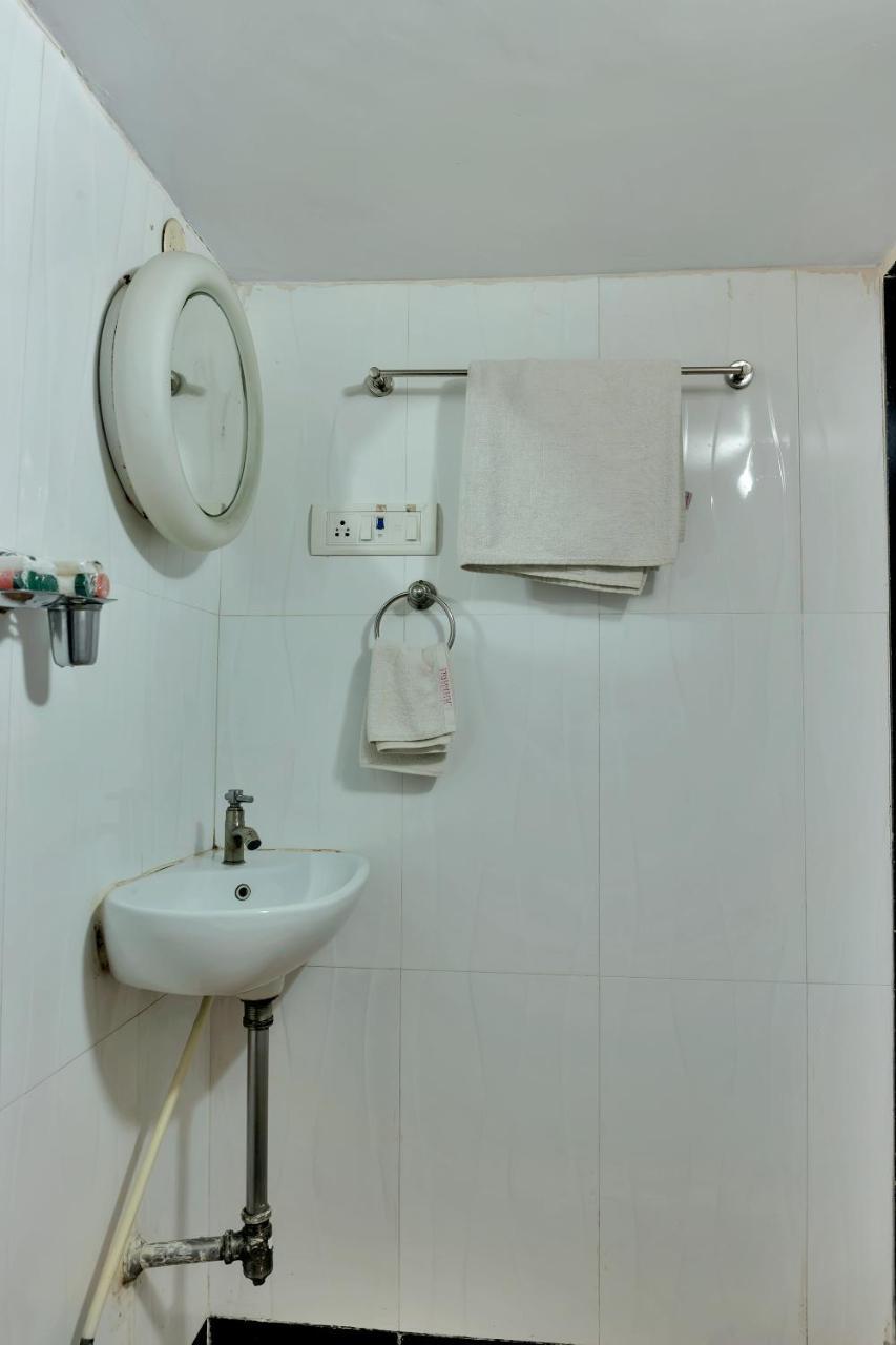 Malad Konark Apartment מראה חיצוני תמונה